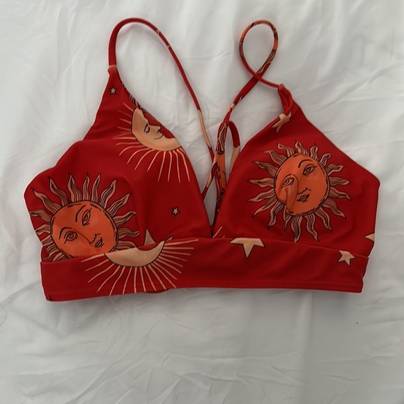 Bikini - Picture 2 of 5